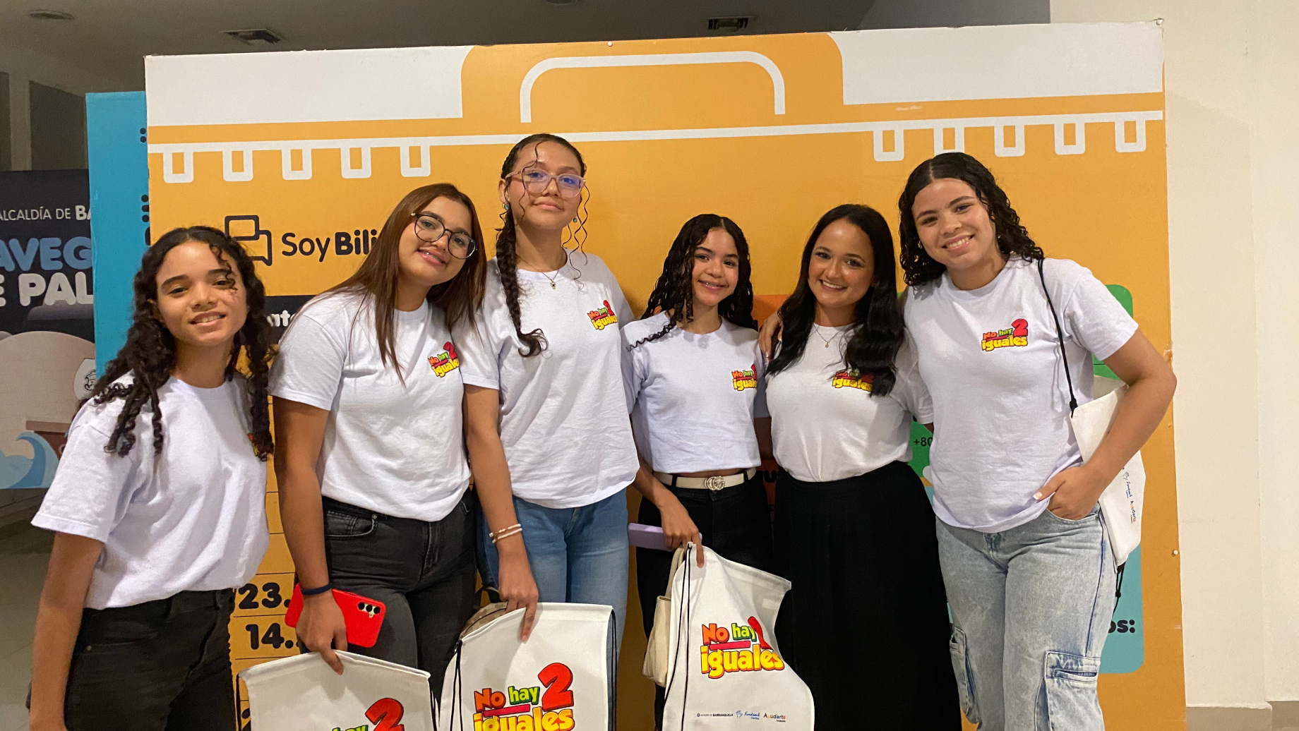 Jóvenes participando en la actividad.